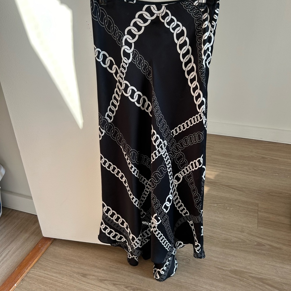 Zara Black and White Chain Pattern A-Line Skirt